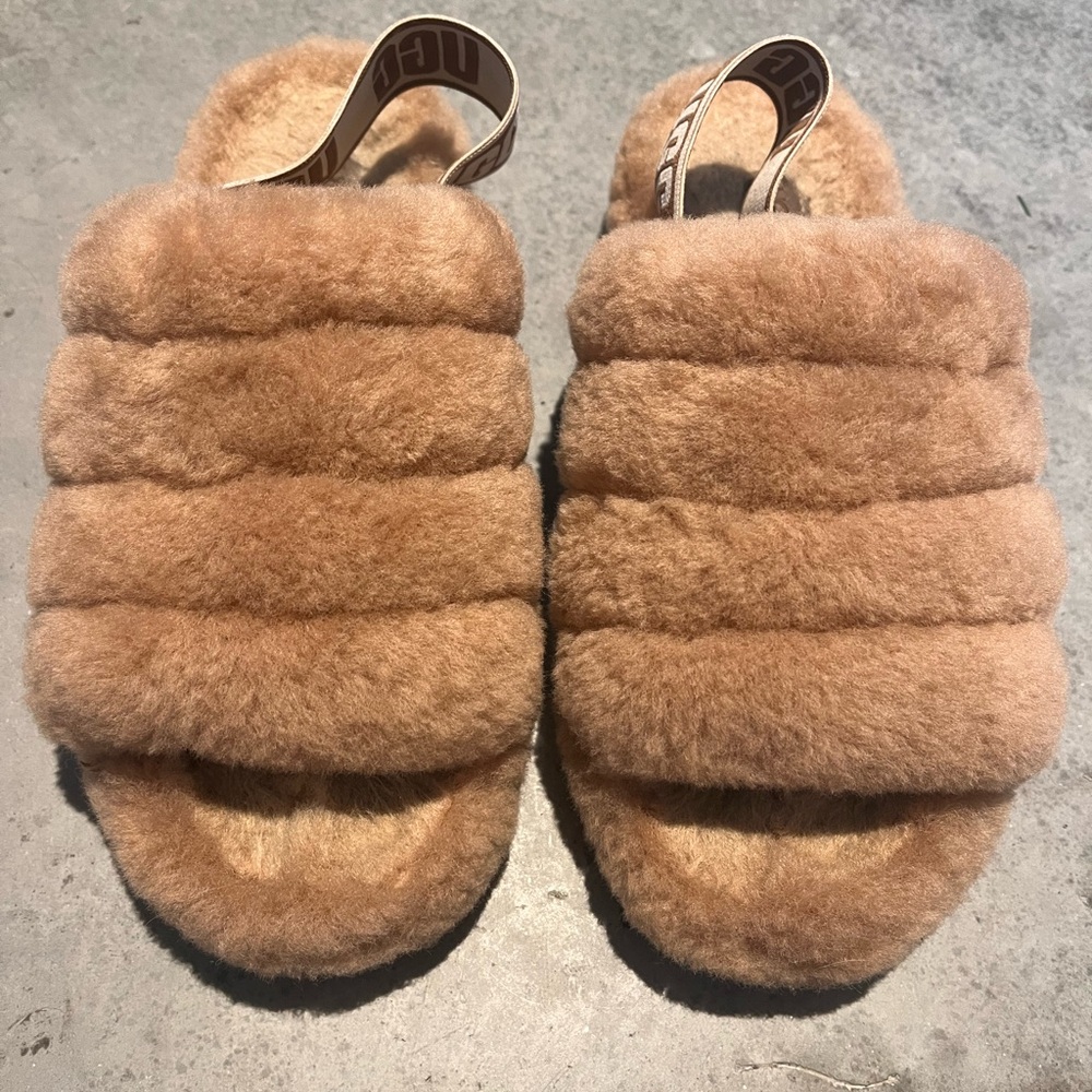 UGG Fluff Yeah Slipper Size 7 Tan